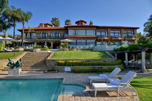 apogee boutique hotel 300x200